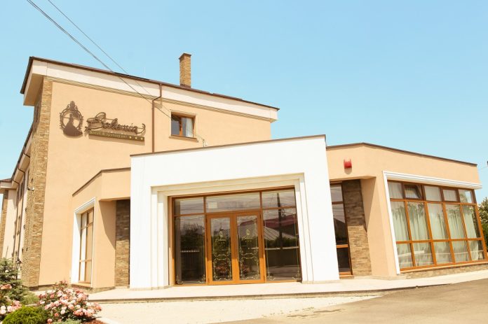 Hotel Bohemia & Restaurant Savarin – 2 locuri pentru care să tot revii în Bacău
